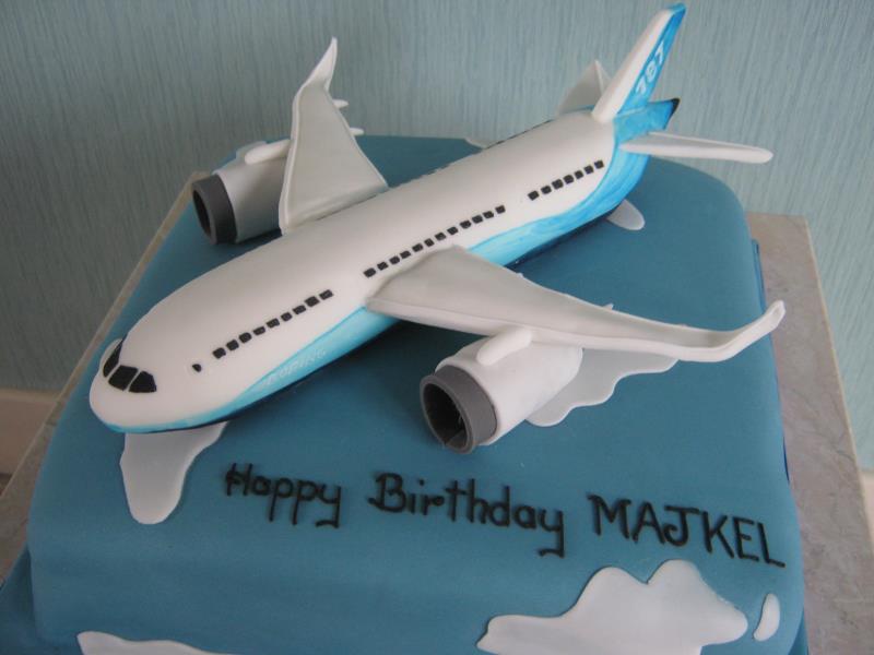 Dreamline 787 Boing jet in chocolate sponge for Majkel's birthday in Liverpool