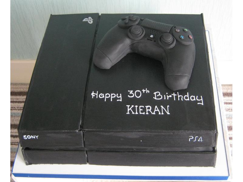 PS4 in Madeira sponge for Keiran, celebrating his birthday at #Poulton Gof Club