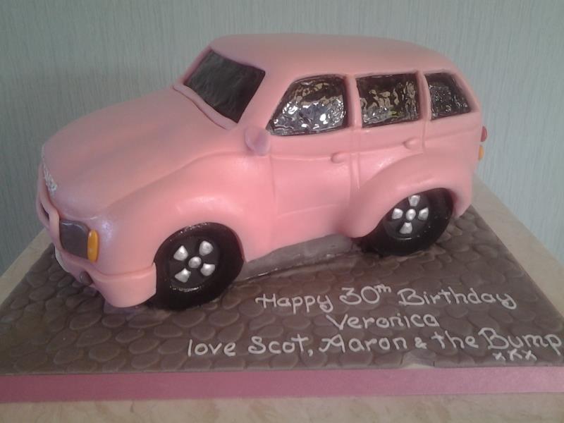 Pink Range Rover for Veronica from Clackmannanshire in chocolate sponge.