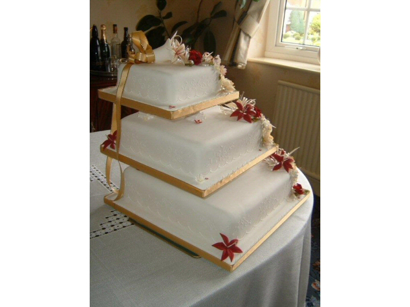 Photo Yvie 3 tier square cream wedding cake for Yvie St Annes 